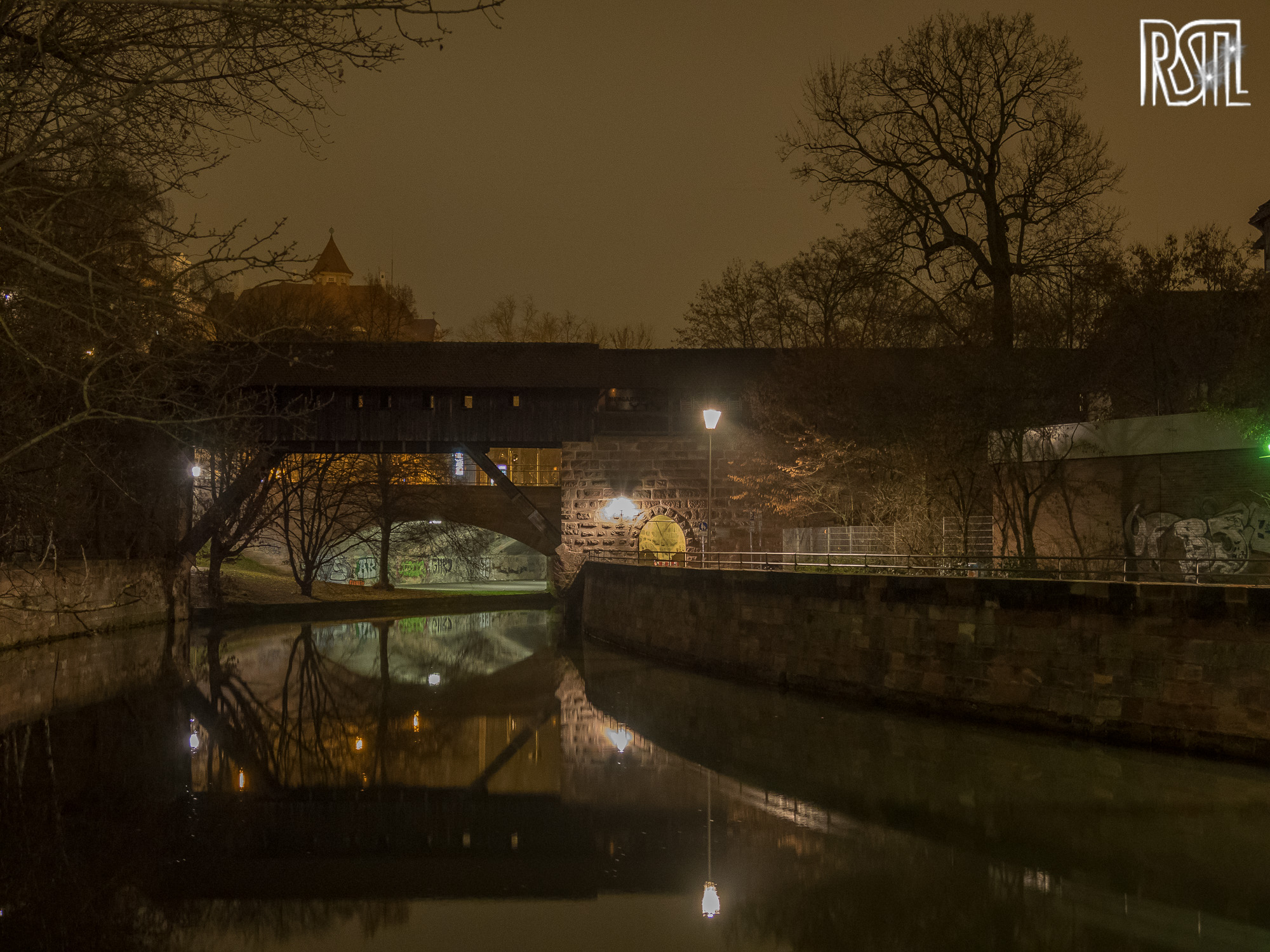 17 December 2016<BR>0.6 sec at f / 4.0 @ ISO 1600<BR>OLYMPUS IMAGING CORP. E-M1 + OLYMPUS M.12-100mm F4.0