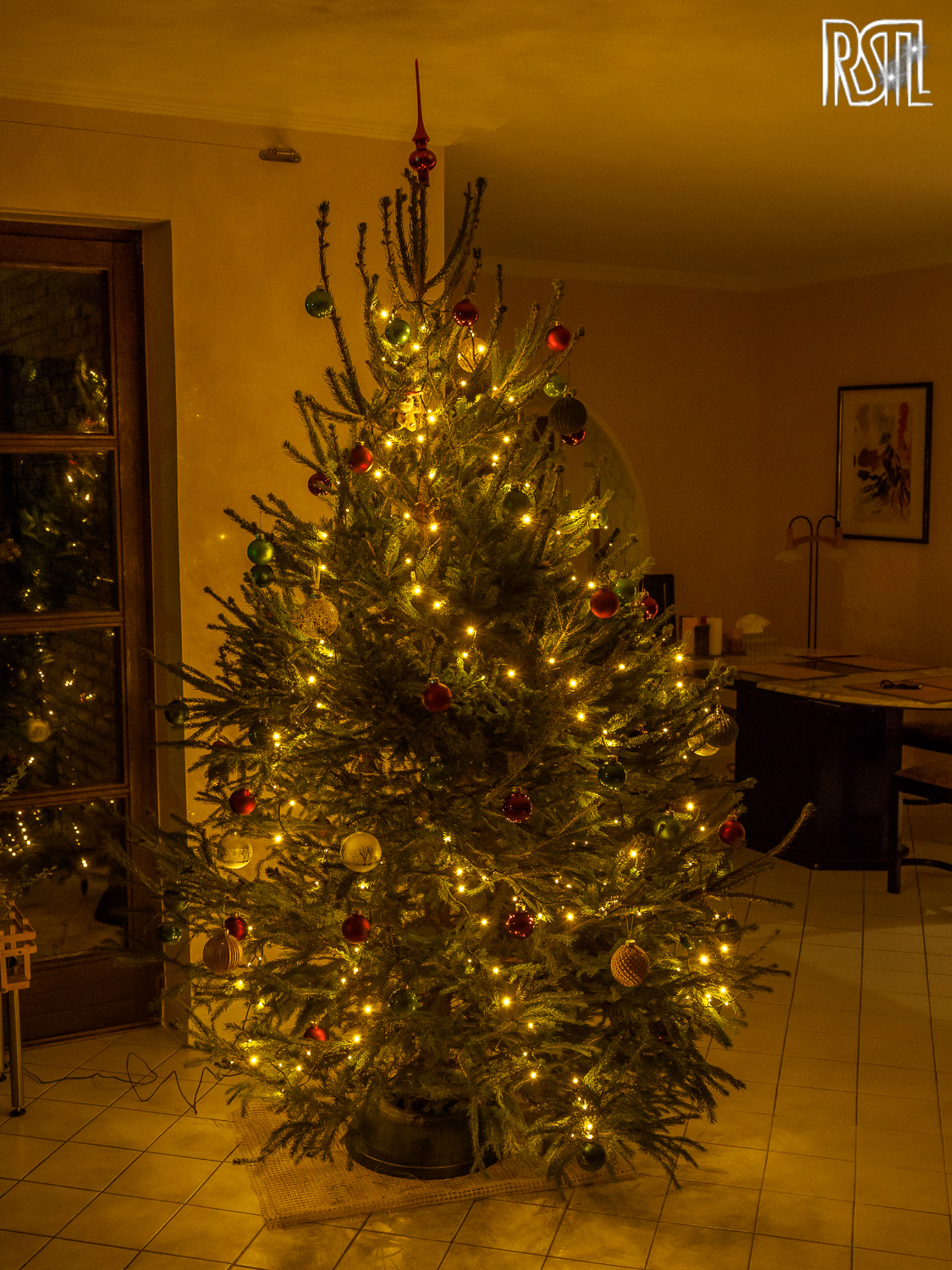 12 December 2020<BR>1/10 sec at f / 4,0 @ ISO 3200<BR>OLYMPUS CORPORATION E-M1MarkII + OLYMPUS M.12-100mm F4.0